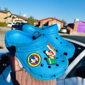 Toddler crocs 8c